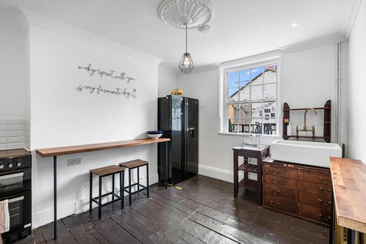 Primal Estates Brighton: Three-bedroom Townhouse With Roof Terrace * Brighton
