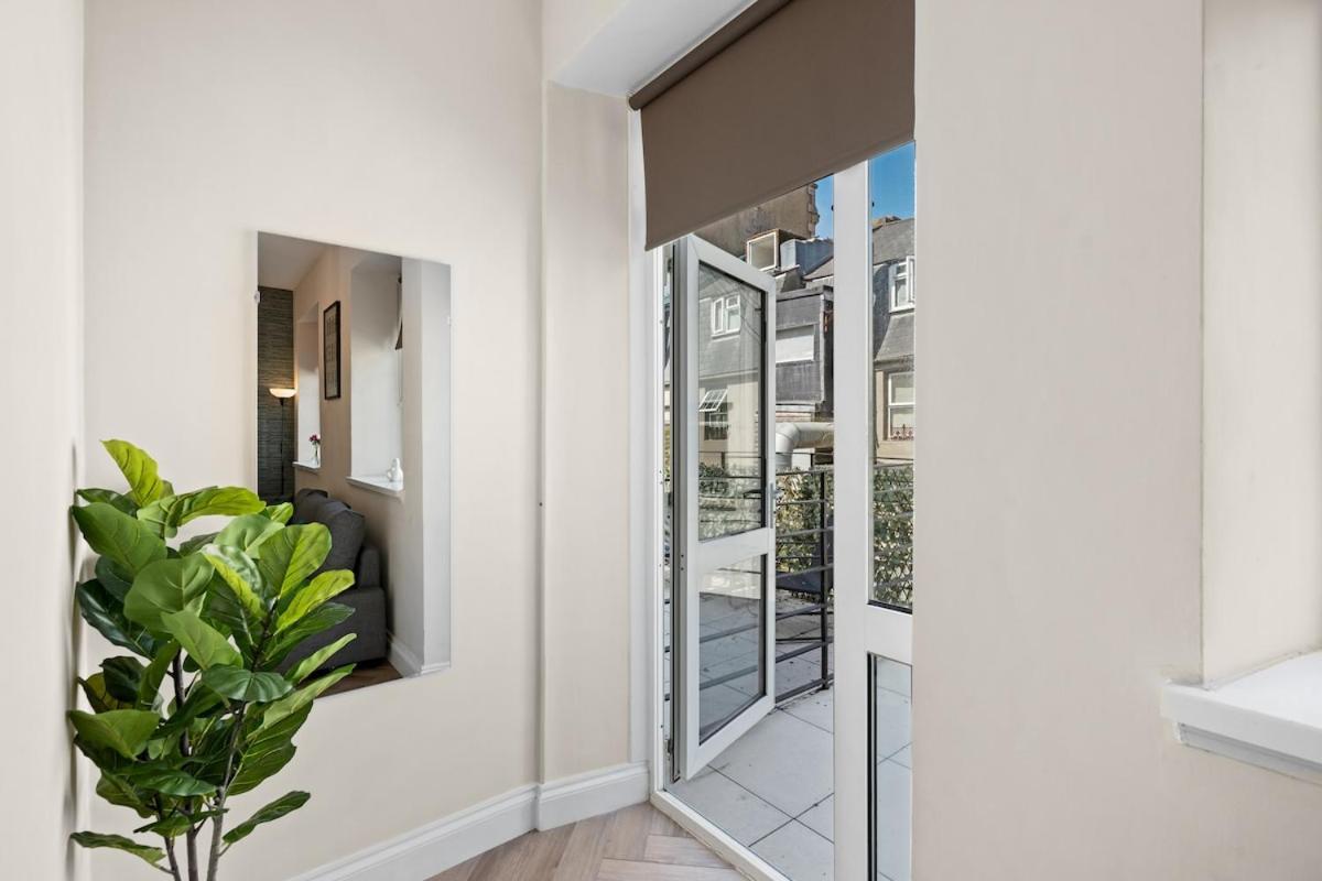New Modern City Centre Apartment