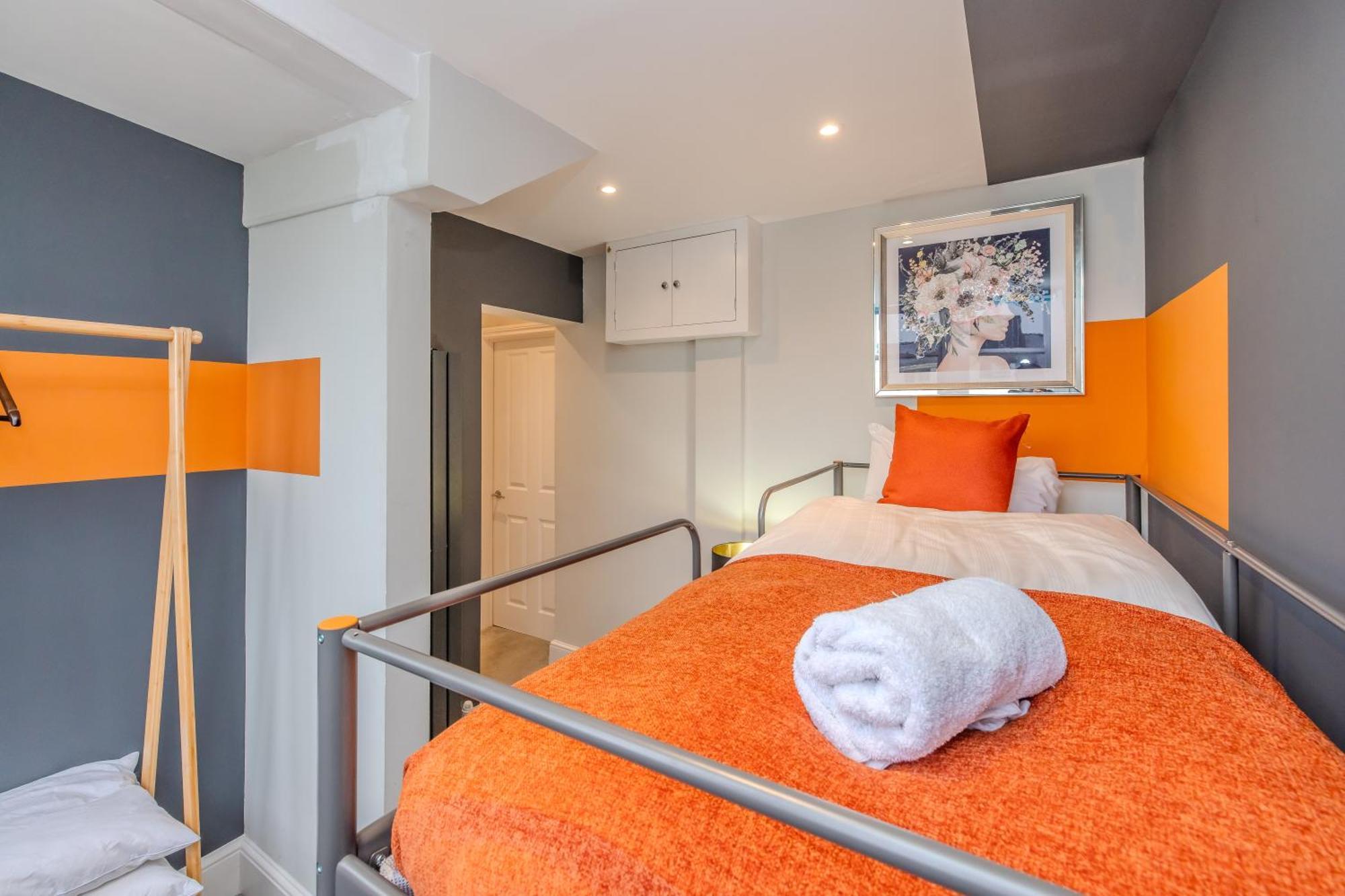 Free Parking I 2 Bedroom Flat With Direct Sea View Apartment