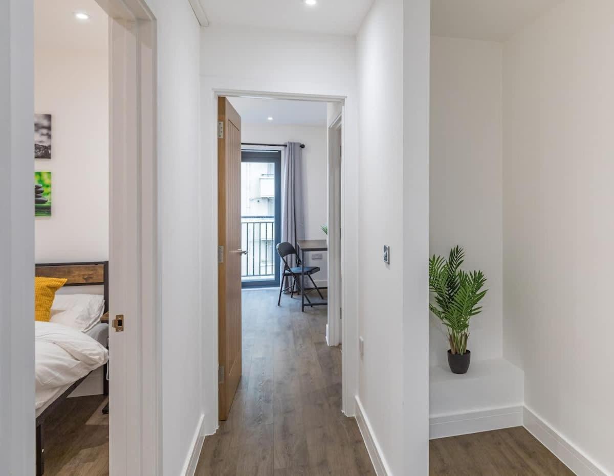 2 Bed 2 Bath Near College, Beach, Hospital - Long Offers Apartment *