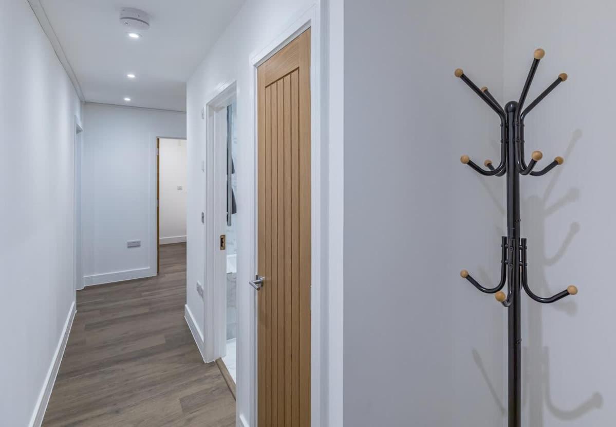 2 Bed 2 Bath Near College, Beach, Hospital - Long Offers