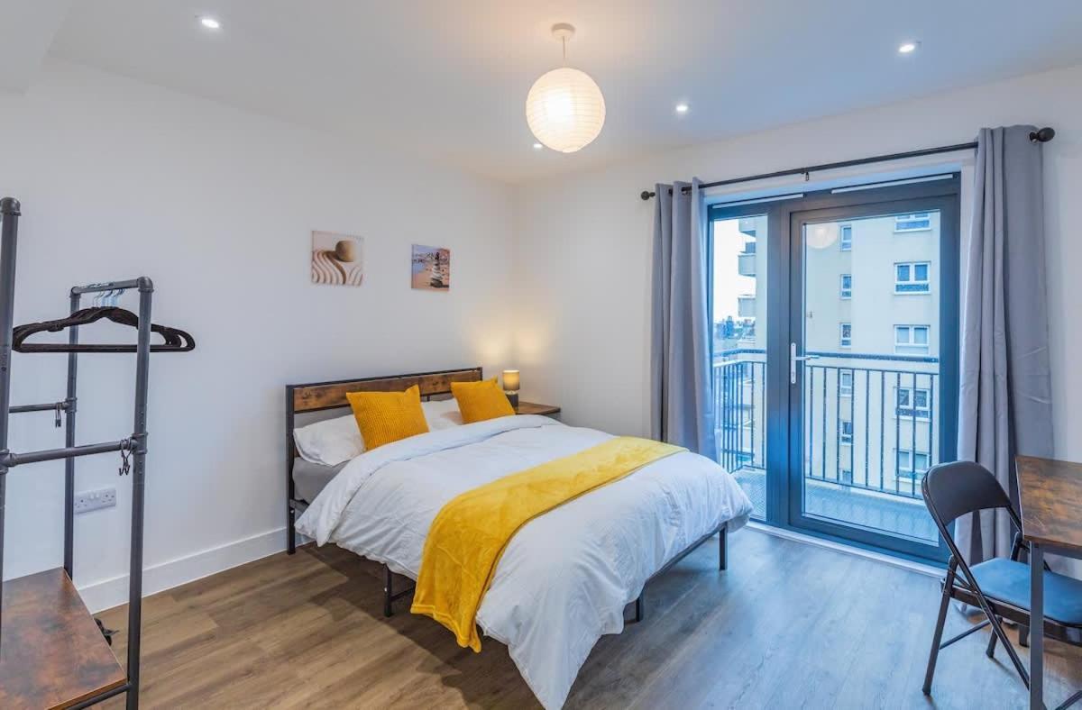 Apartment 2 Bed 2 Bath Near College, Beach, Hospital - Long Offers *