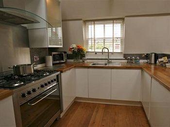 Aparthotel Ei8ht Guest 4*