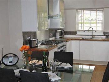 Aparthotel Ei8ht Guest 4*