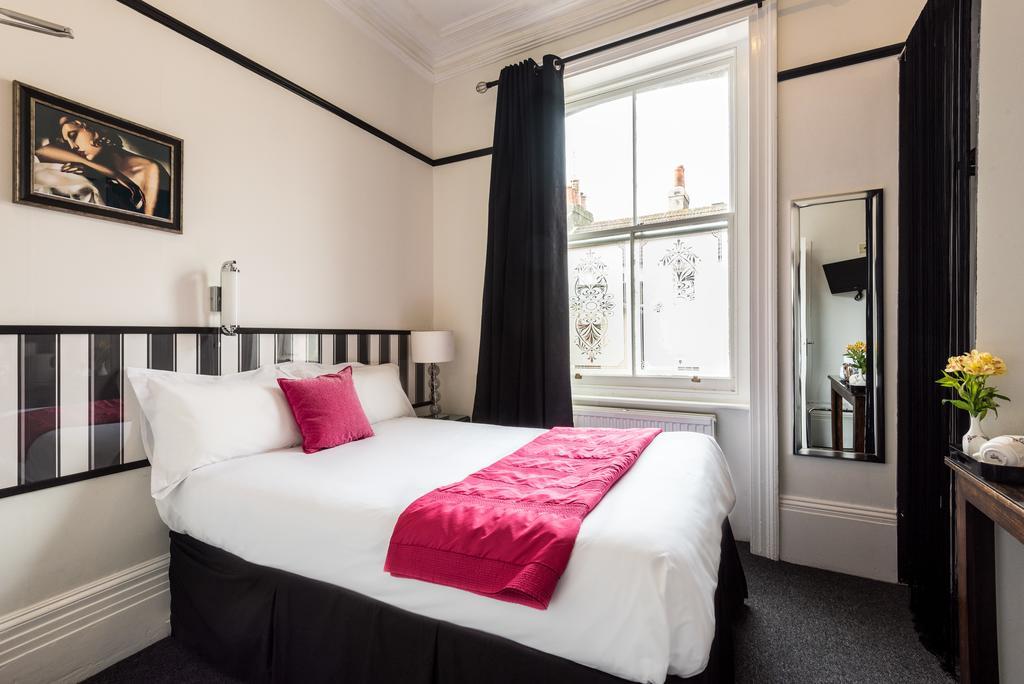 Paskins Town House Bed & Breakfast 3*