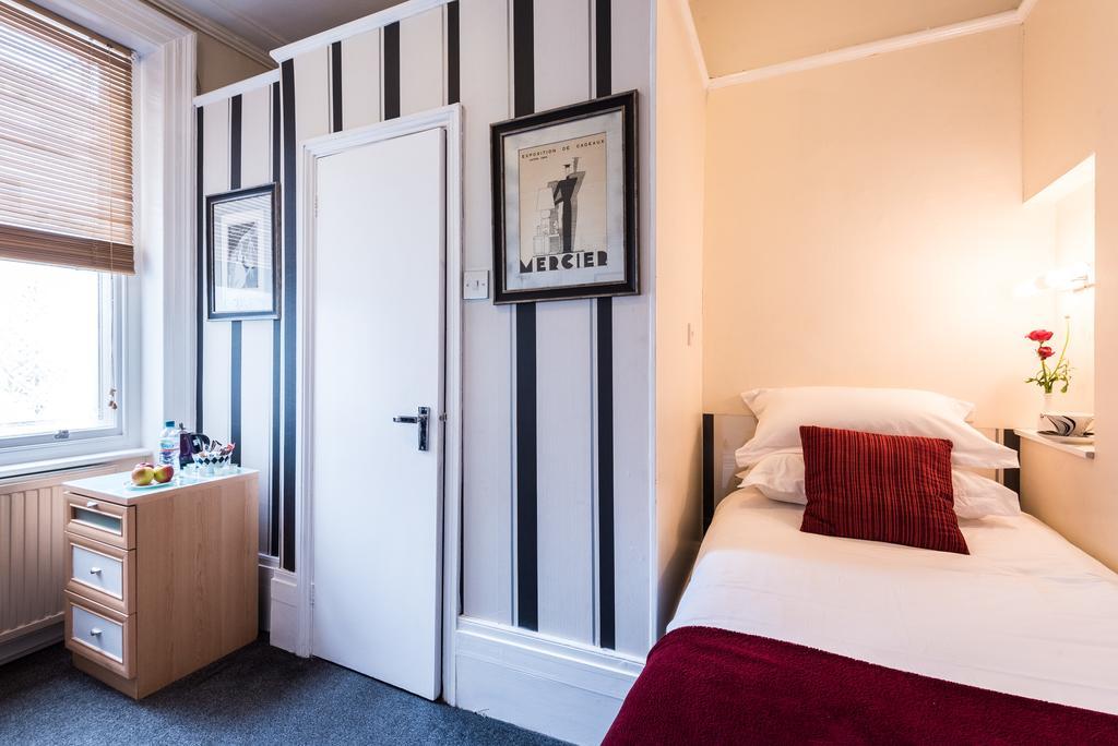 Bed & Breakfast Paskins Town House