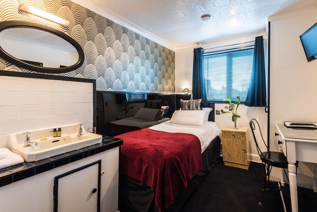 Paskins Town House