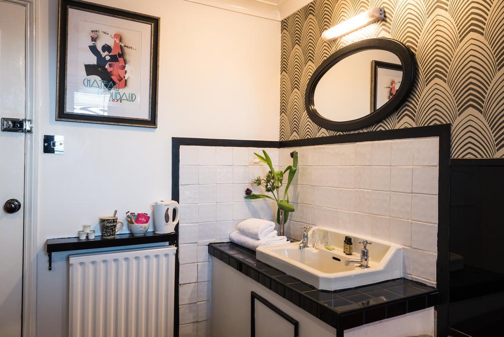 Bed & Breakfast Paskins Town House