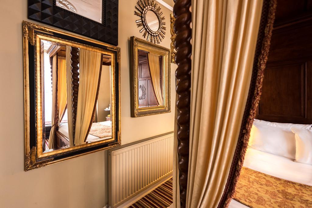 Bed & Breakfast Paskins Town House