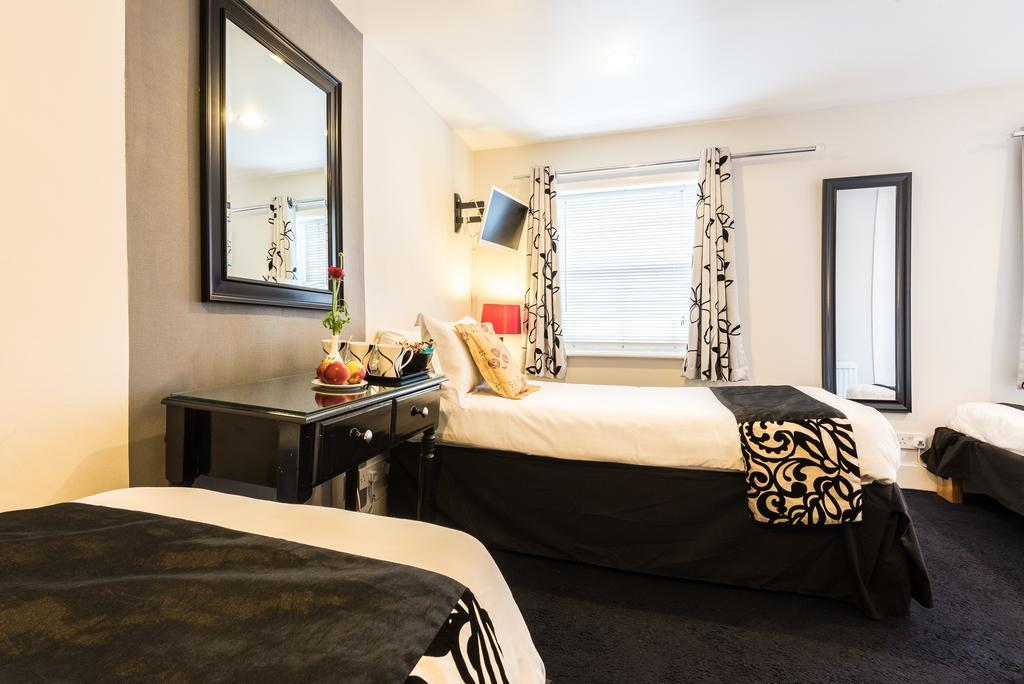 Bed & Breakfast Paskins Town House 3*
