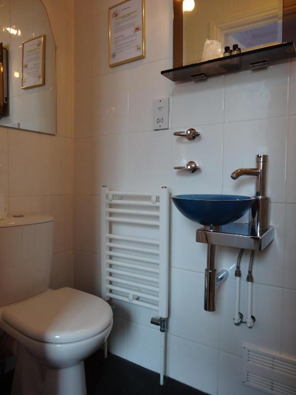 Paskins Town House Bed & Breakfast 3*