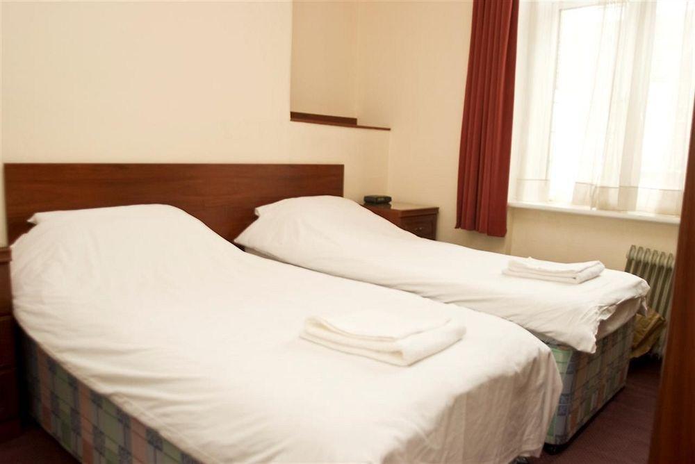 Black Kemptown Hotel 3*
