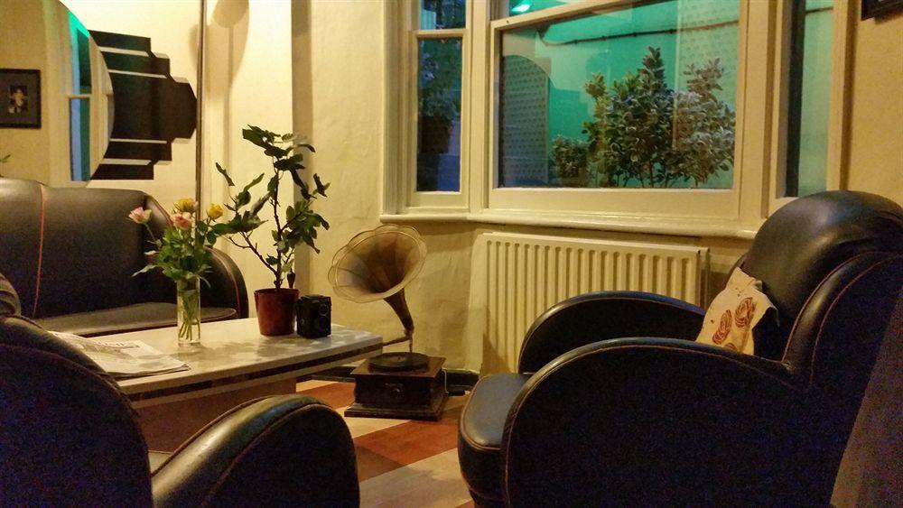 Paskins Town House Bed & Breakfast 3*
