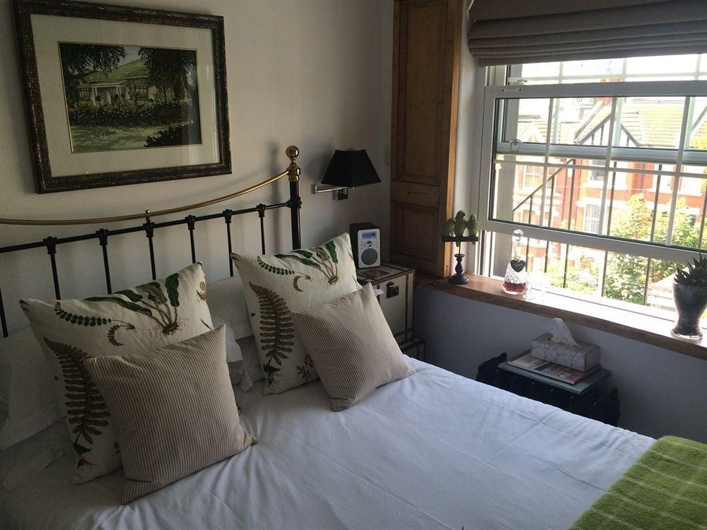 27 Bed & Breakfast 4*