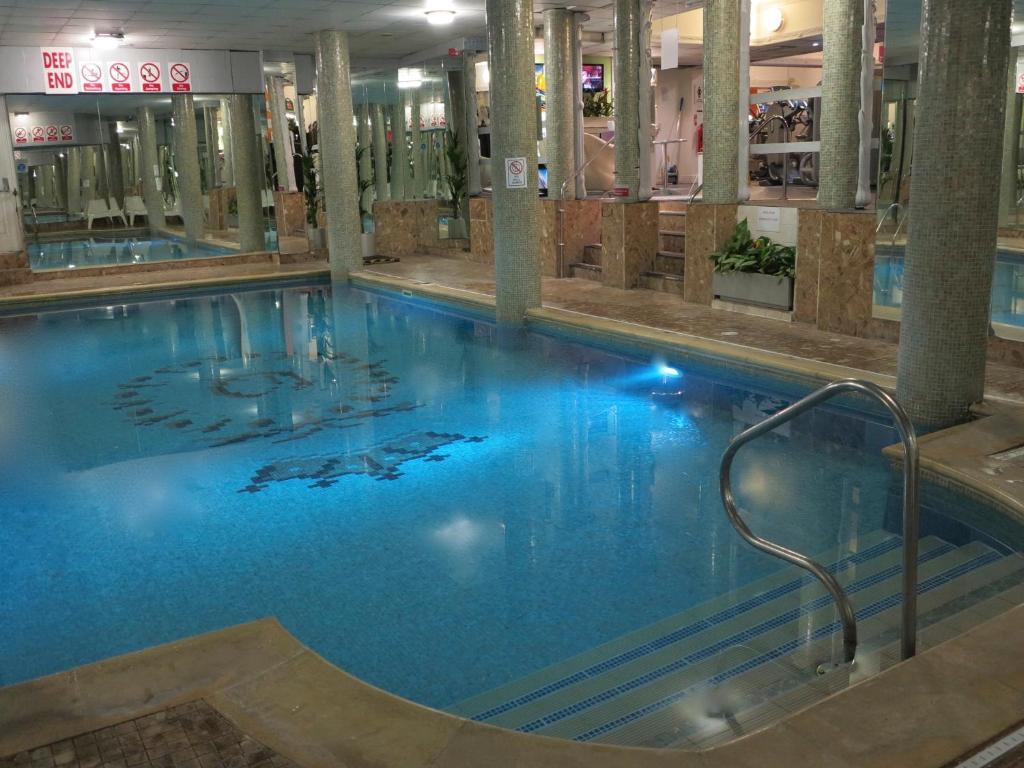Hotel Queens & 3*