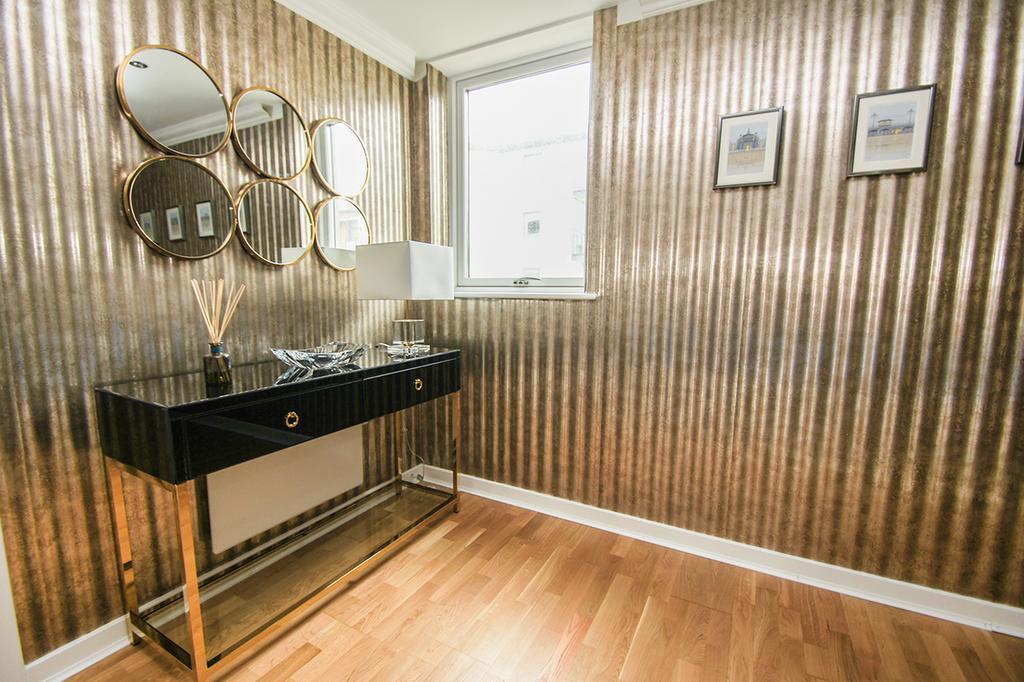 Avalon Balcony Apartment *