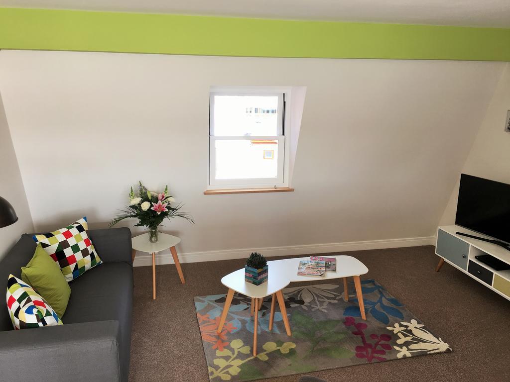 Richmond Place Balcony Apartment