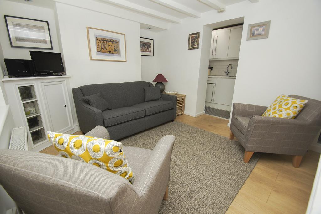 Marine Gardens - - By Lets Holiday home *