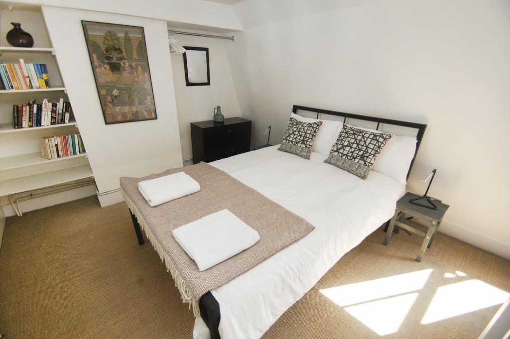 Marine Gardens - - By Lets Holiday home *
