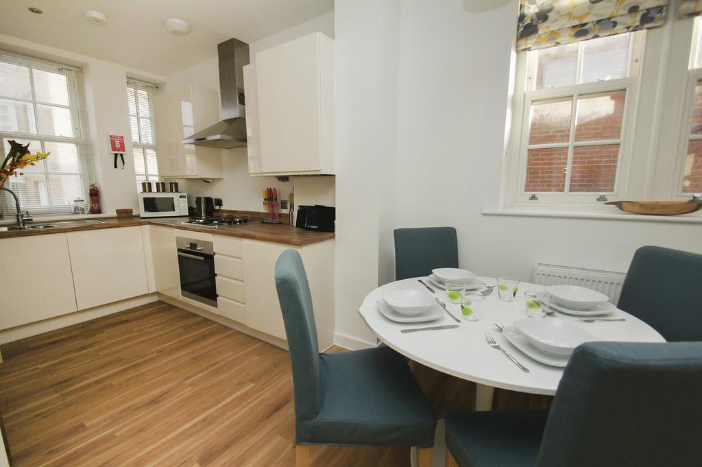 The Lees Apartment *