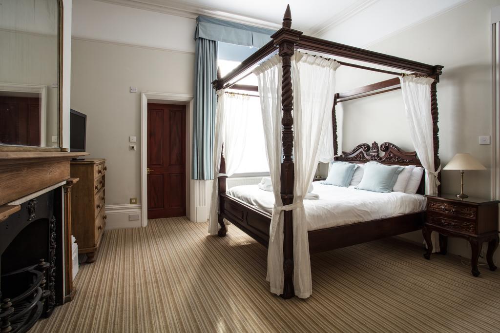 Bed & Breakfast House
