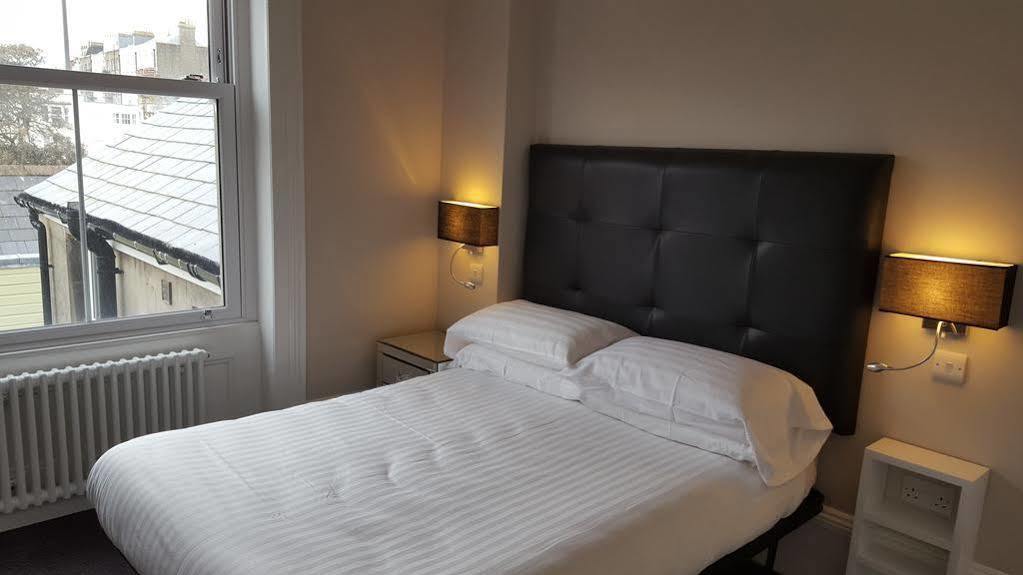Pavilions 4*