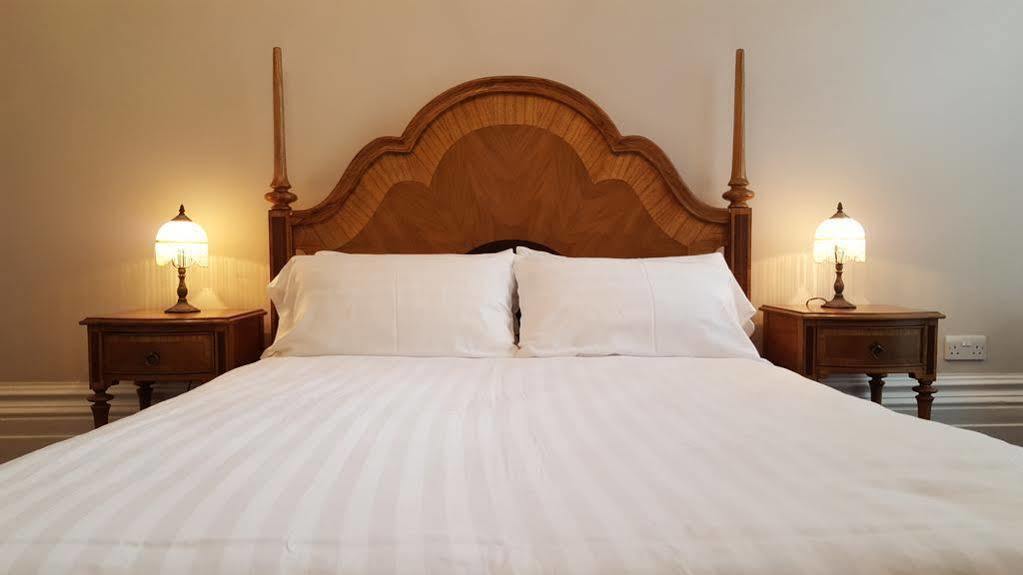 Pavilions 4*