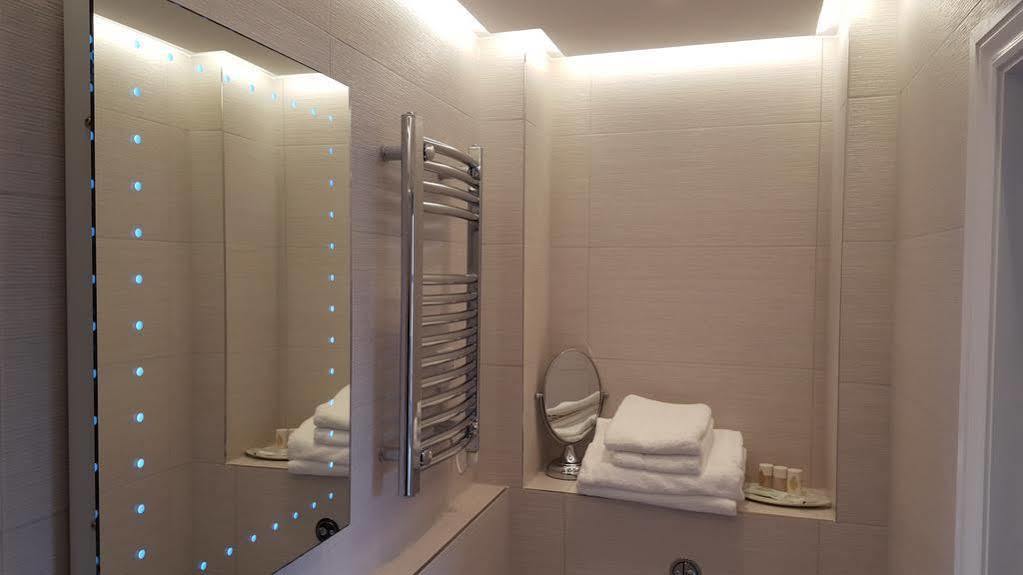 Hotel Pavilions 4*