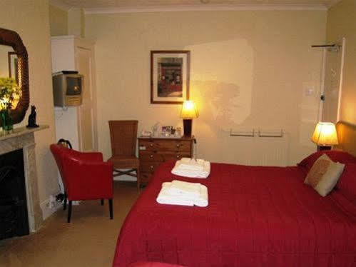 Hotel Pavilions 4*