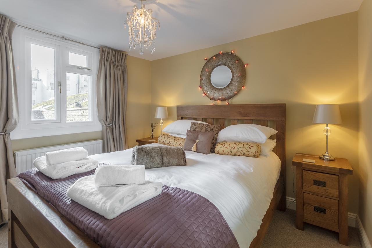 Portland Place Apartment *