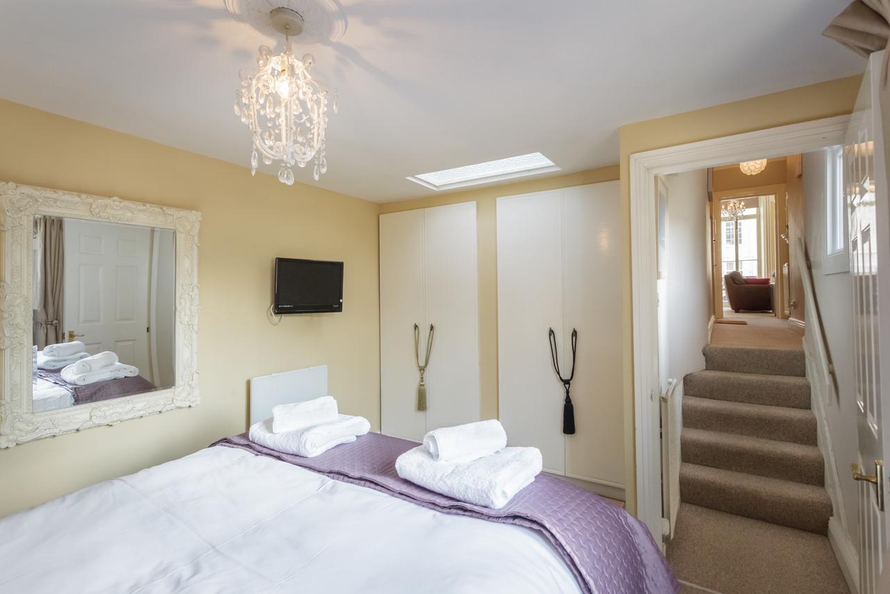 Portland Place Apartment