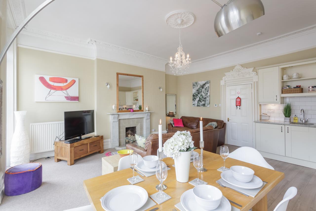 Portland Place Apartment *