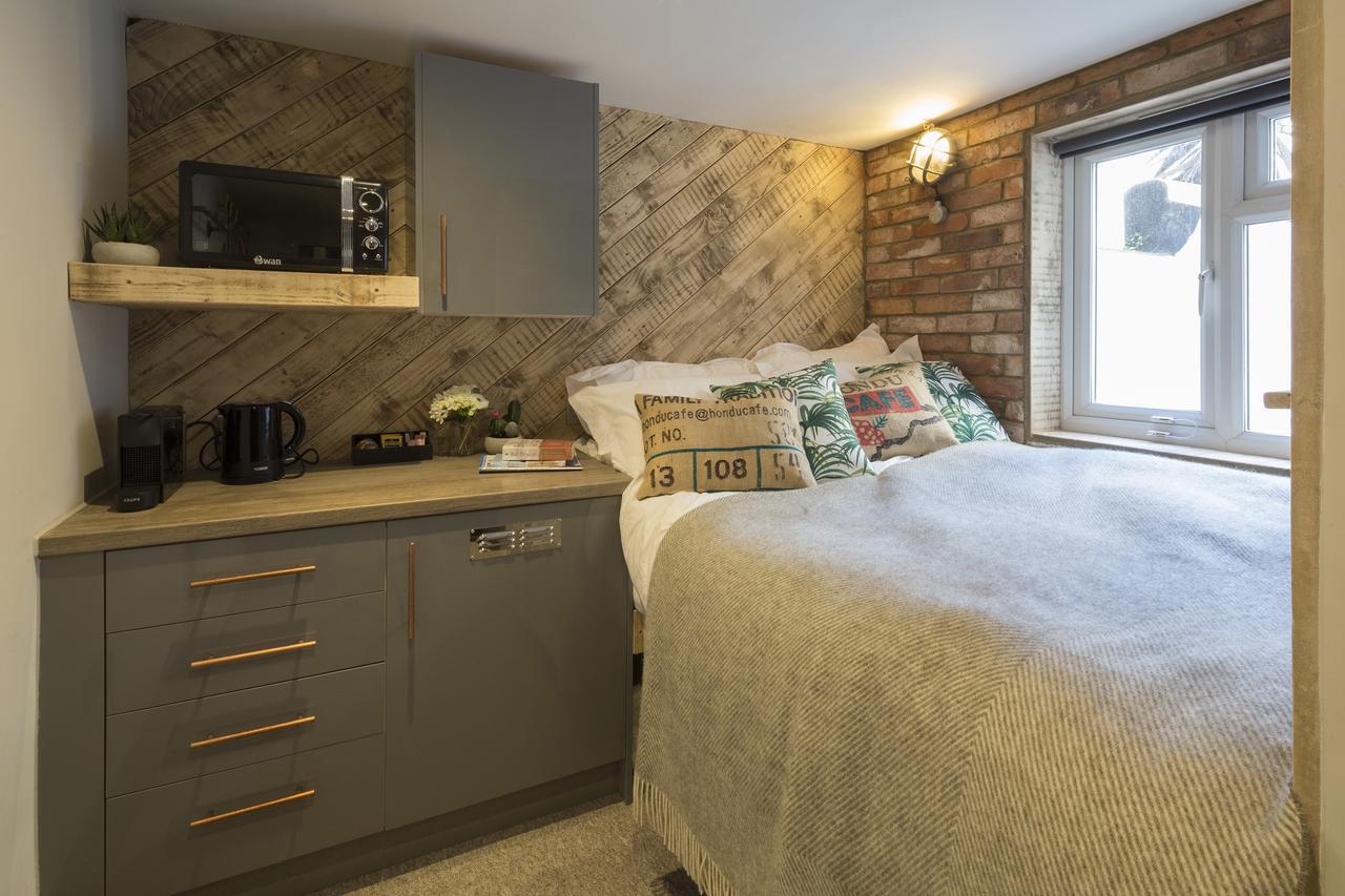 One Broad Street 3*