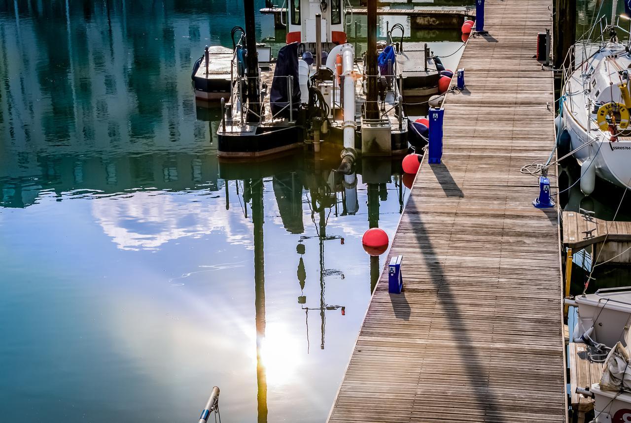 Apartment Rethink Serviced Apartments - Brighton Marina