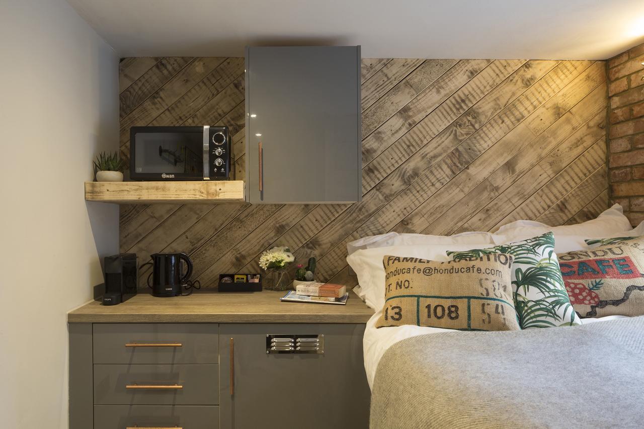 One Broad Street 3*