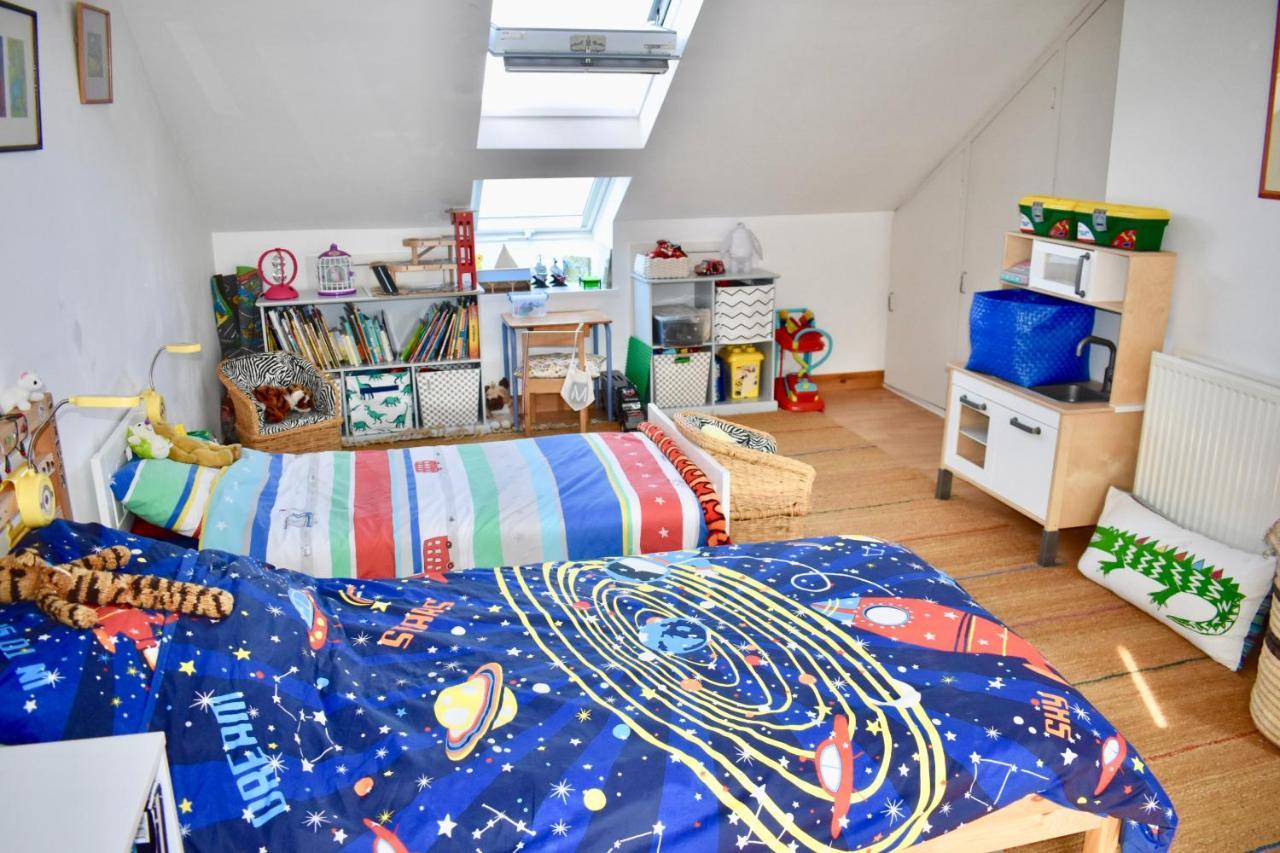 Apartment Bright 2 Bedroom House In *