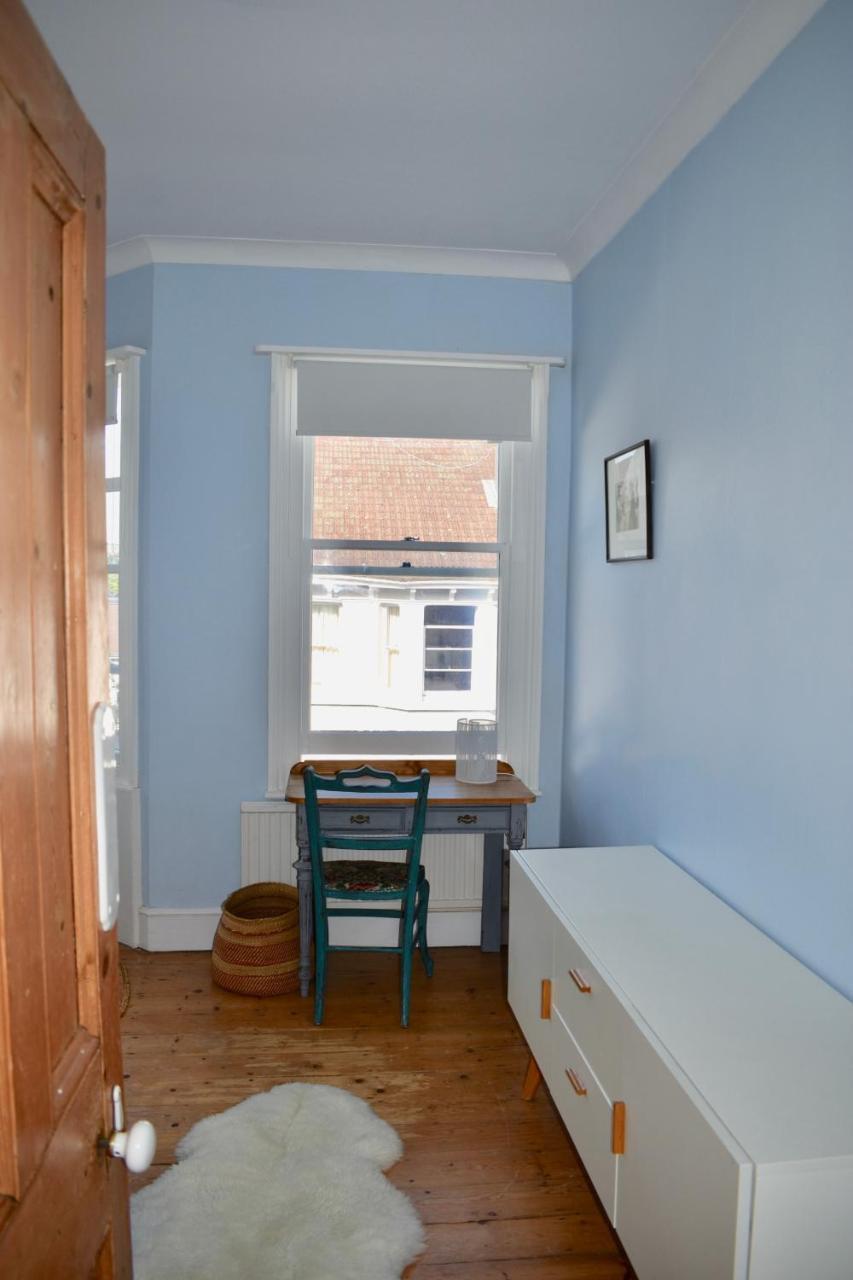 Apartment Bright 2 Bedroom House In *