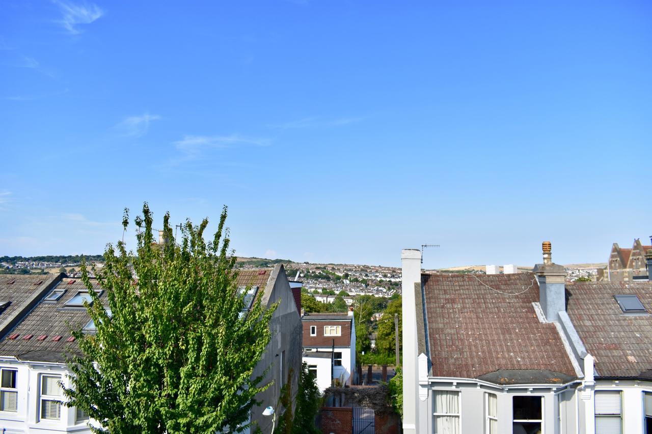 Bright 2 Bedroom House In *