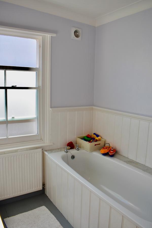 Bright 2 Bedroom House In *