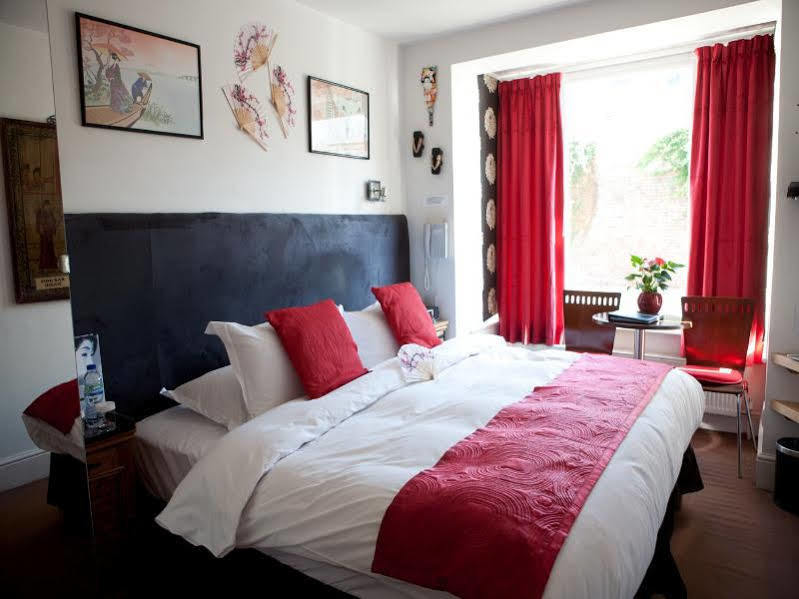 Sea Spray Guest house 4*