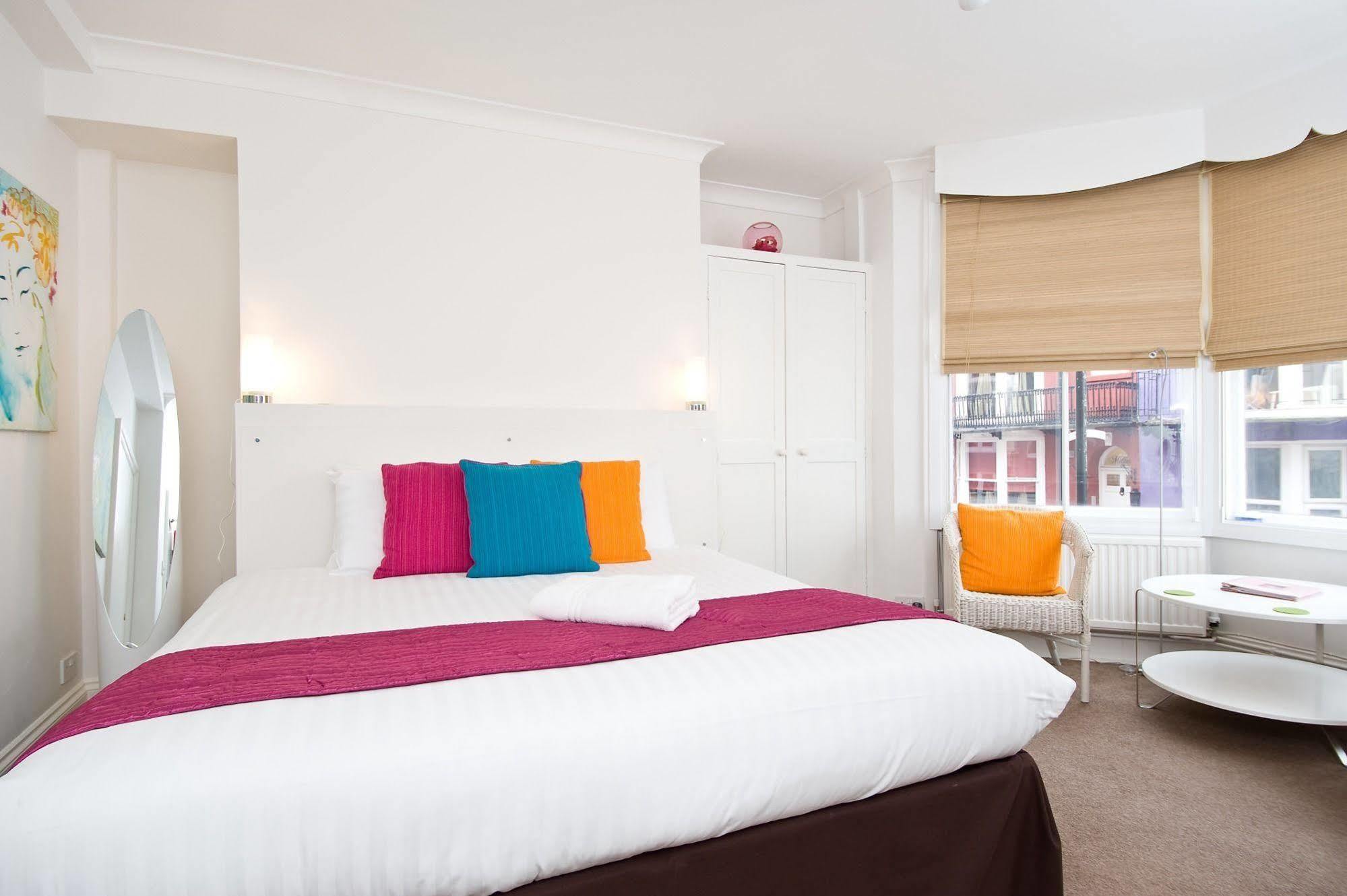 Hotel One Broad Street 3*