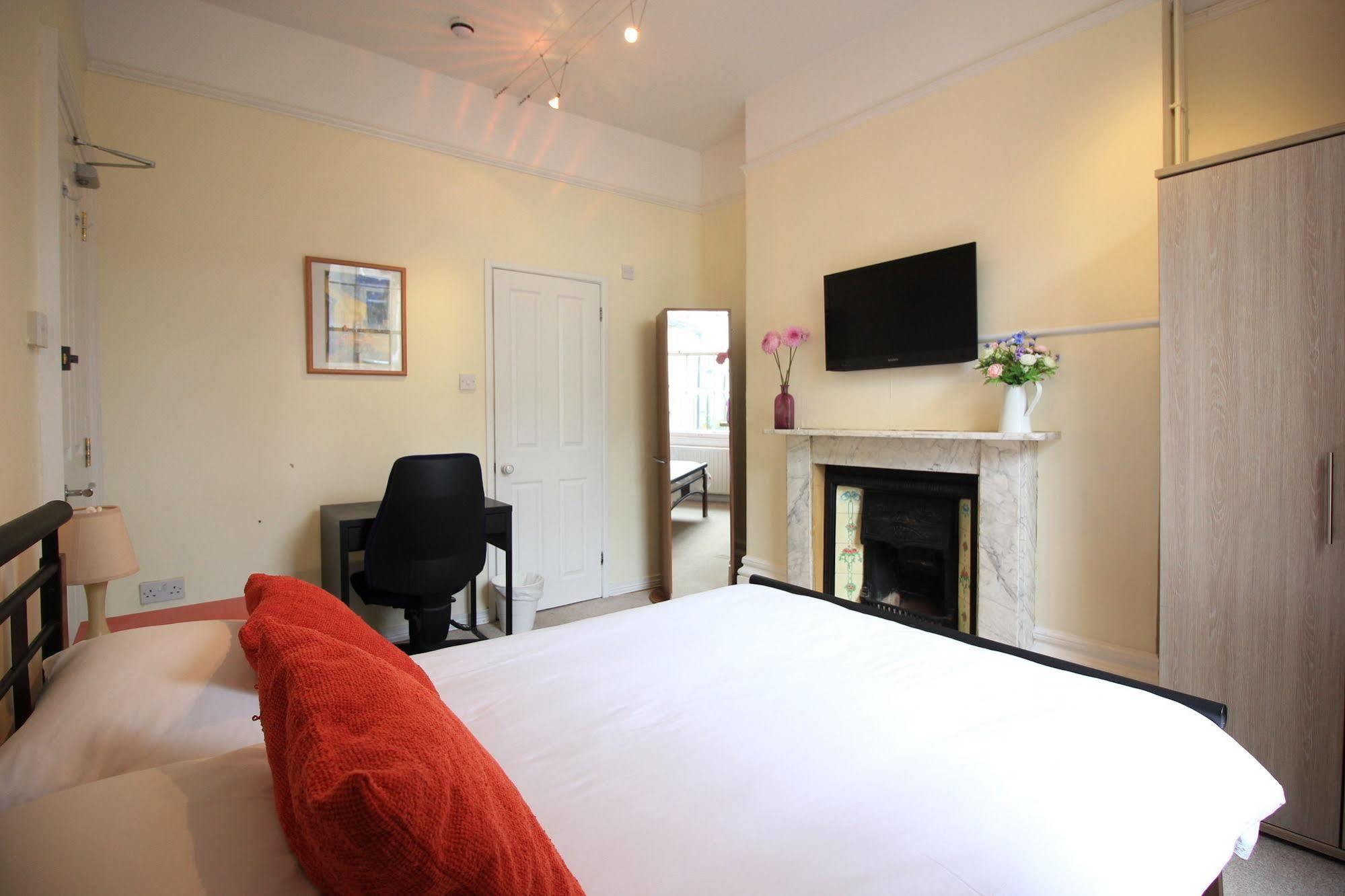 Lichfield House Guest house