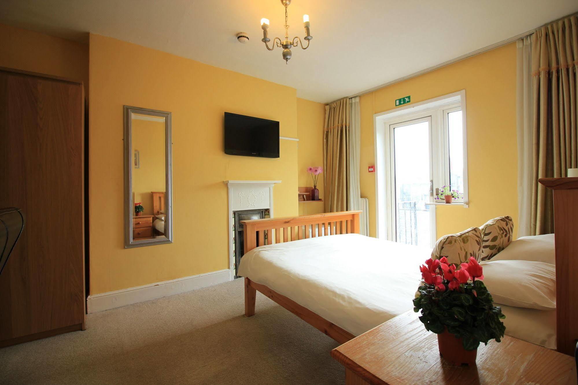 Lichfield House Guest house 4*