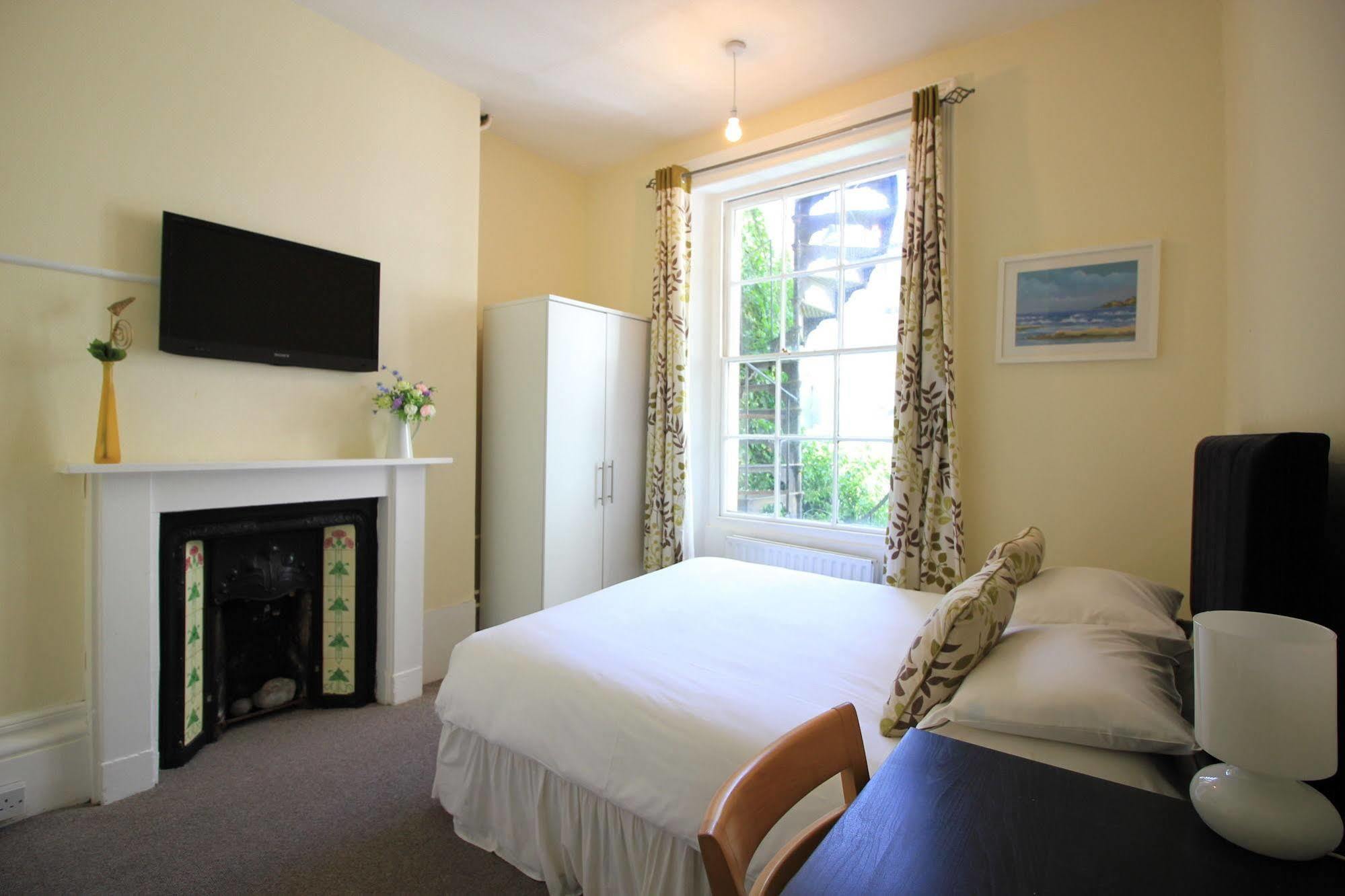 Guest house Lichfield House