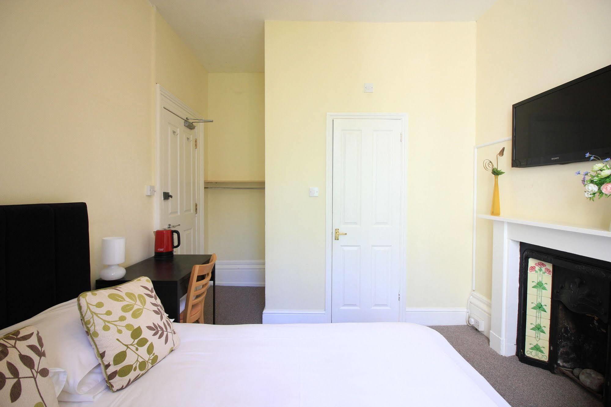 Guest house Lichfield House