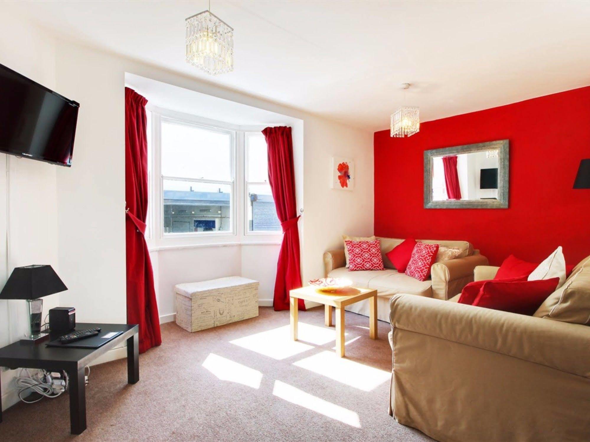 Best Location,4-Br House,Churchill Square Car Park & Sea-2 Min, Brighton Conference Centre 3 Min, Shops, Restaurants, I-360, Pier - Walking Distance * Brighton