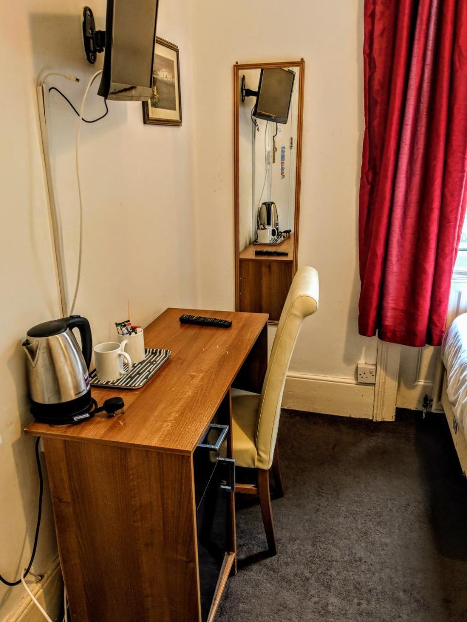 Lifestyle - Russell Square Brighton