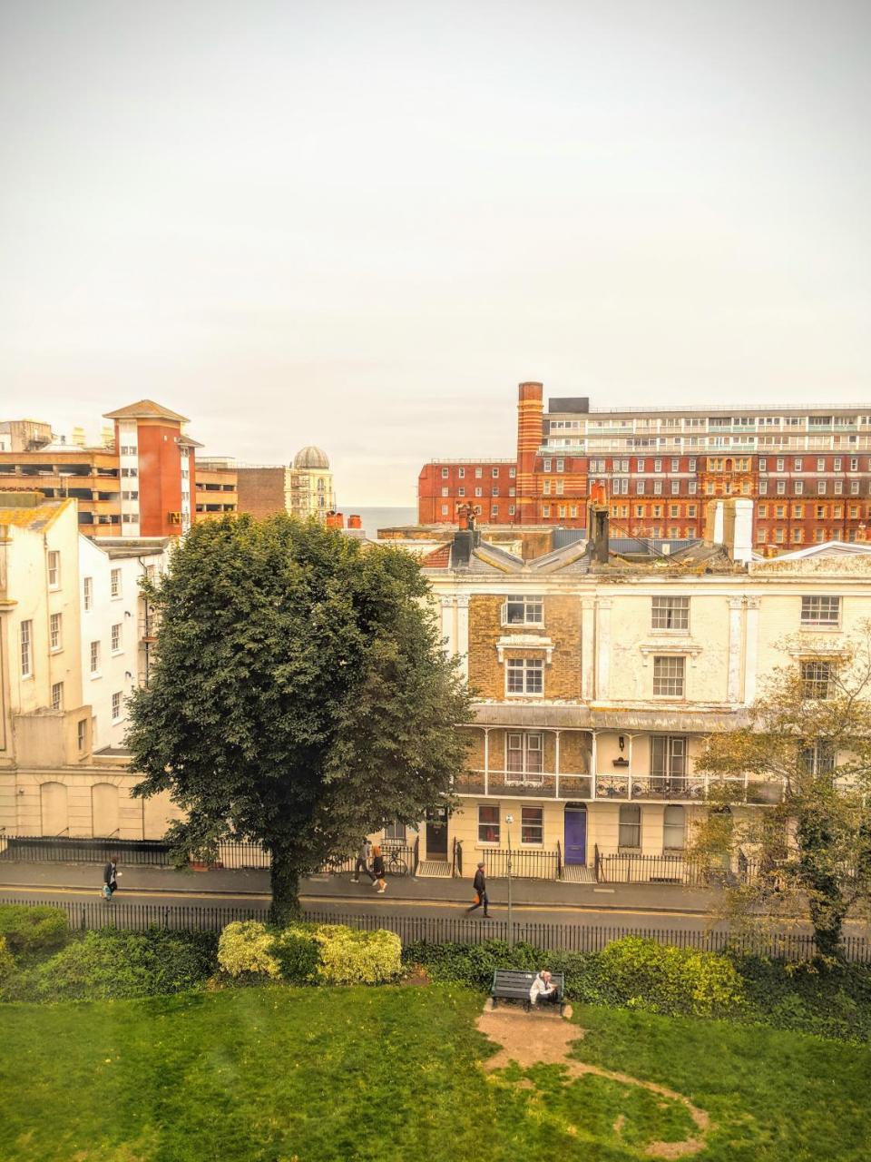 Lifestyle - Russell Square Brighton