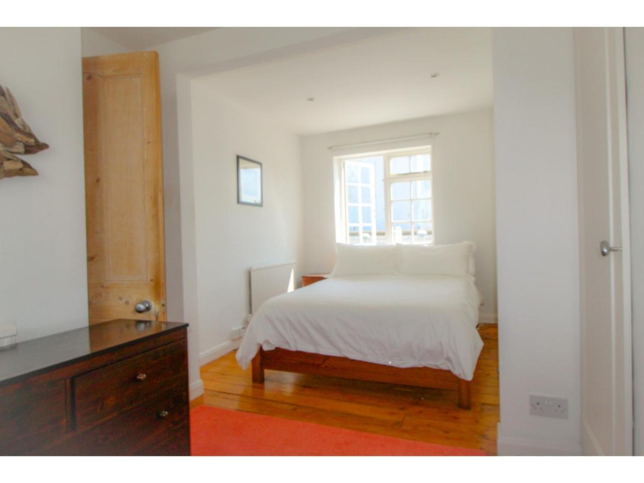Apartment Terraced Kemptown House With A Balcony By The Sea