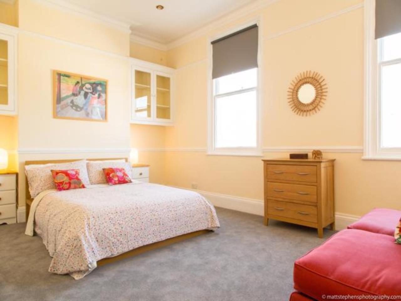Classic Victorian House Sleeps 8 In East Brighton
